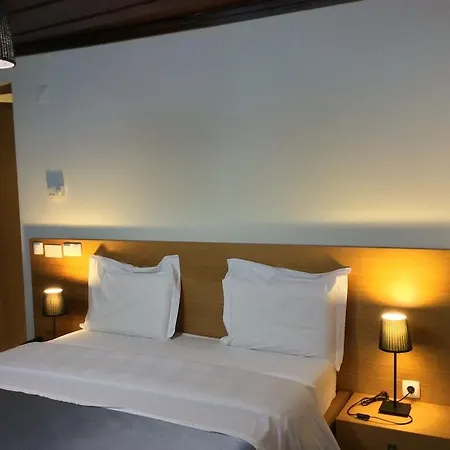 Hotel Rural Alves - Braga - Casa Alves De Torneiros 4*