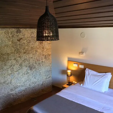 Rural Alves - Braga - Casa Alves De Torneiros Отель 4*